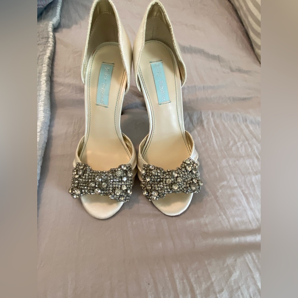 Betsey Johnson heels diamond bow white satin